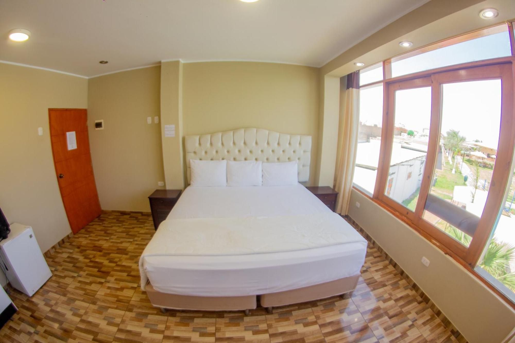 Hotel Resort Thiago Чинча Алта Екстериор снимка