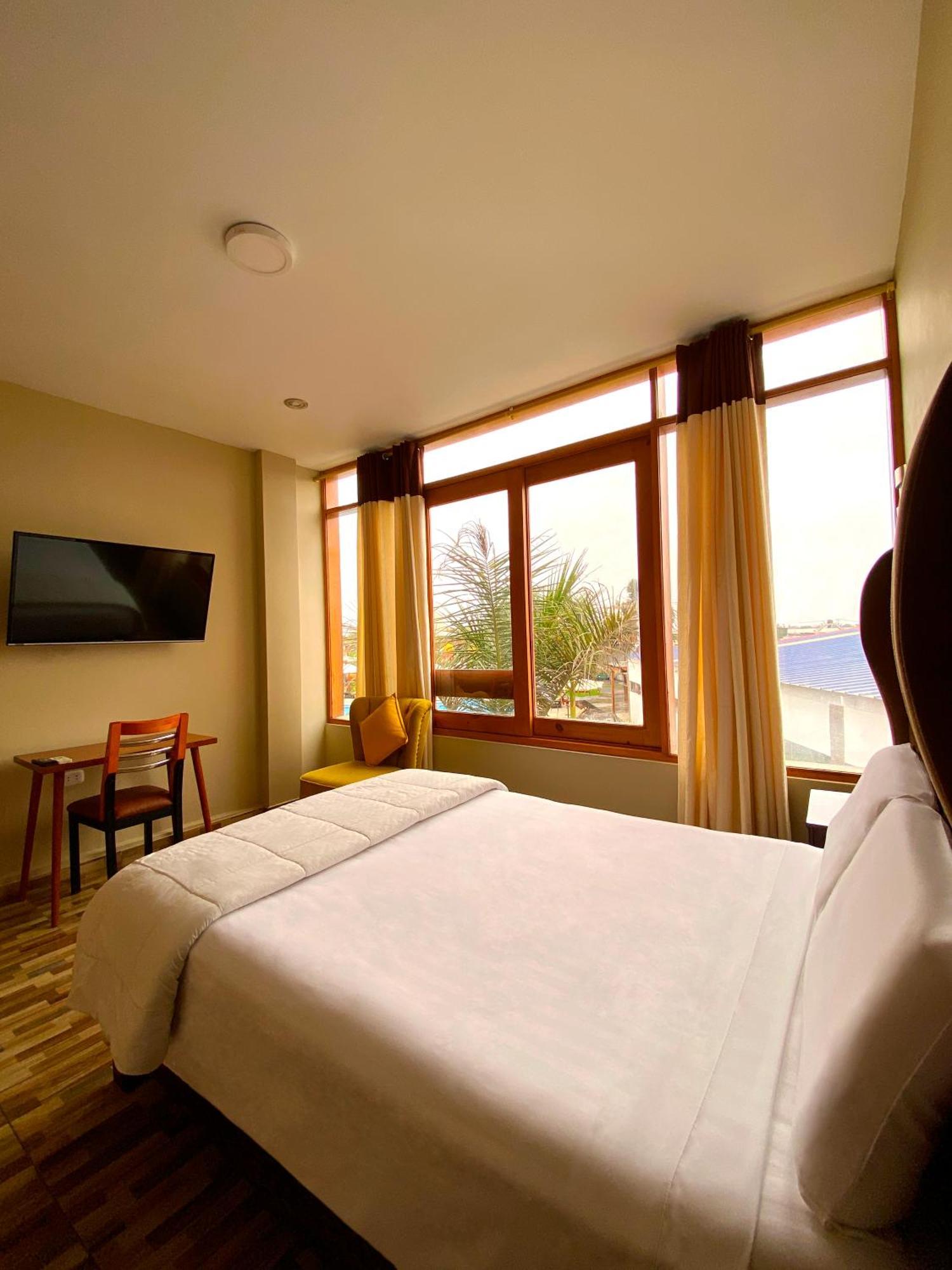 Hotel Resort Thiago Чинча Алта Екстериор снимка