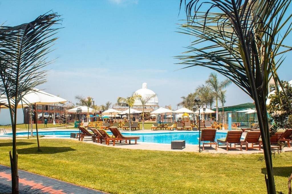 Hotel Resort Thiago Чинча Алта Екстериор снимка