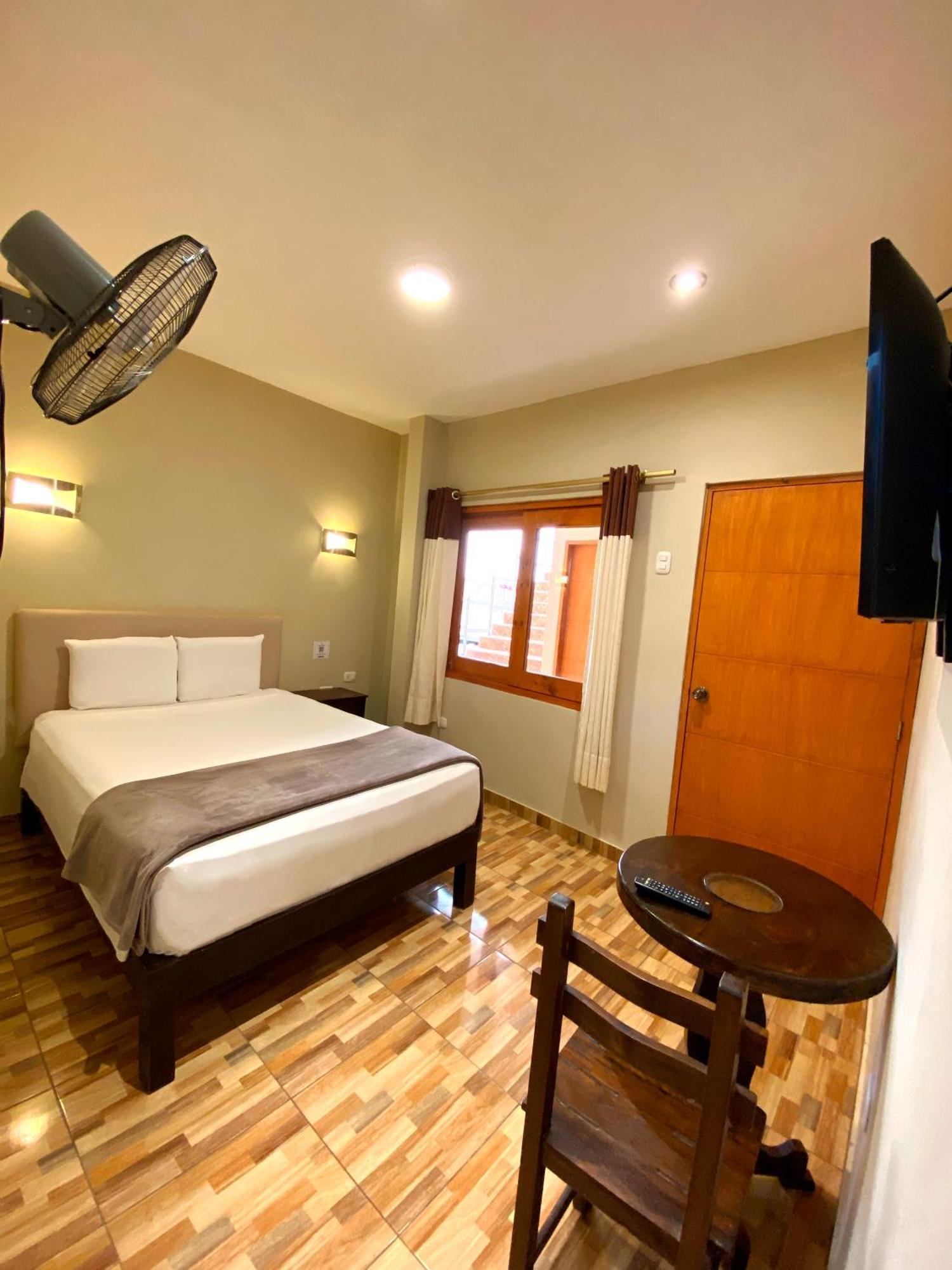 Hotel Resort Thiago Чинча Алта Екстериор снимка