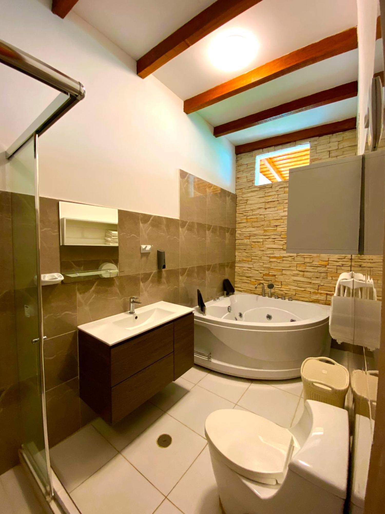Hotel Resort Thiago Чинча Алта Екстериор снимка