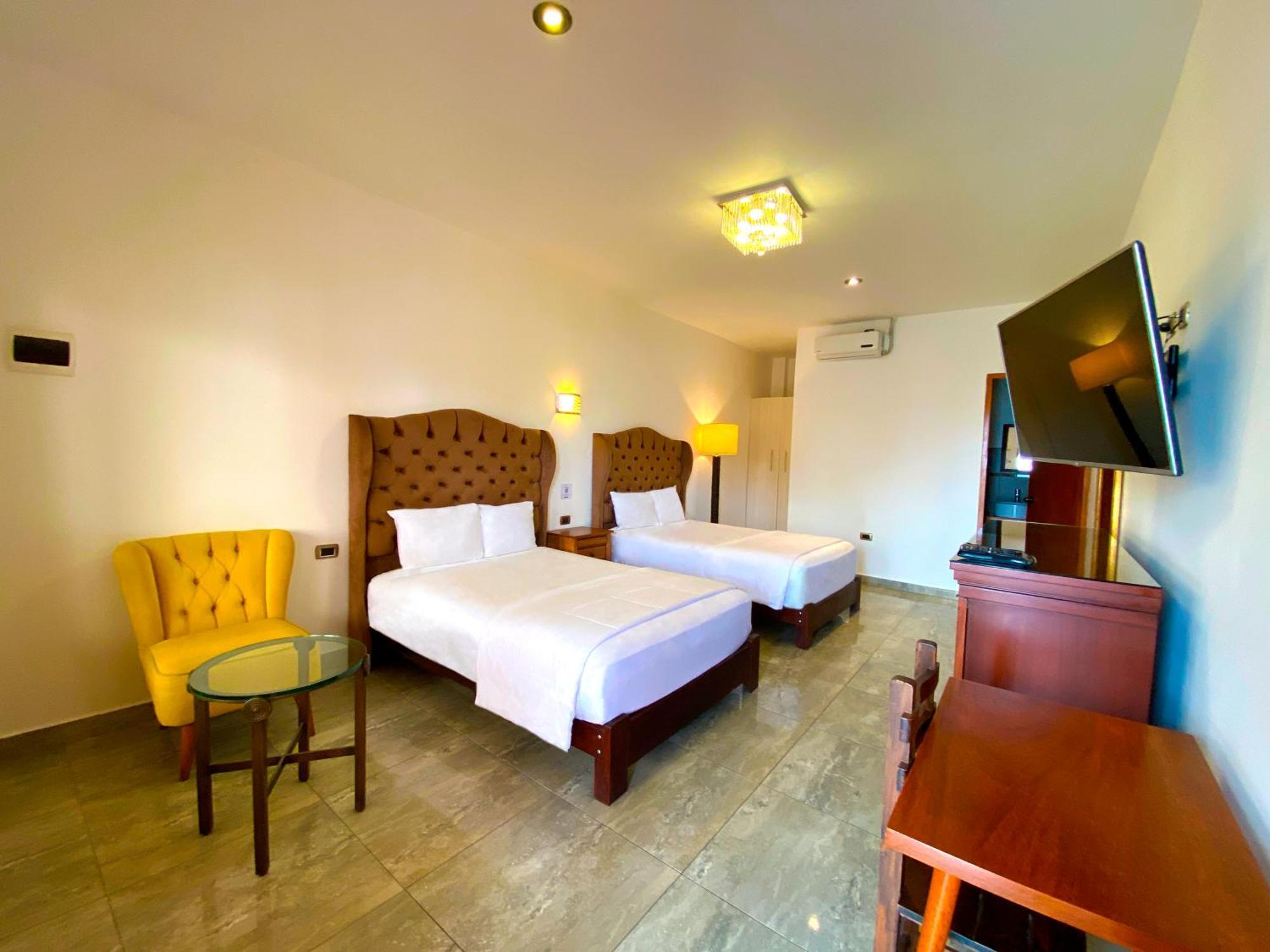 Hotel Resort Thiago Чинча Алта Екстериор снимка